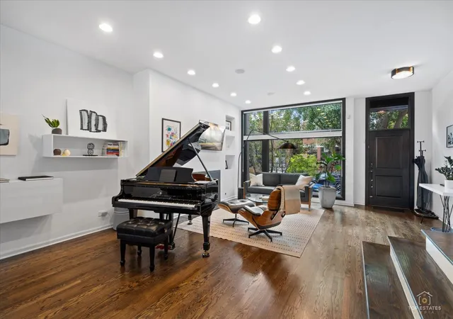 Photo 4 of Single family home for sale at 1940 W Wabansia Ave, Chicago, IL 60622 | MLS# 12768858 | Listing updated on 2026-10-06