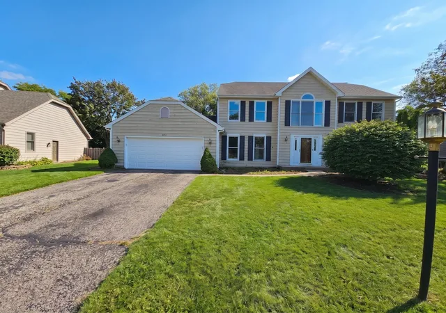 Photo 1 of Single family home for sale at 875 Crabtree Ln, Cary, IL 60013 | MLS# 12768860 | Listing updated on 2026-09-30