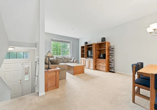 Photo 4 of Townhouse for sale at 3382 Cameron Dr, Elgin, IL 60124 | MLS# 12768899 | Listing updated on 2026-10-06