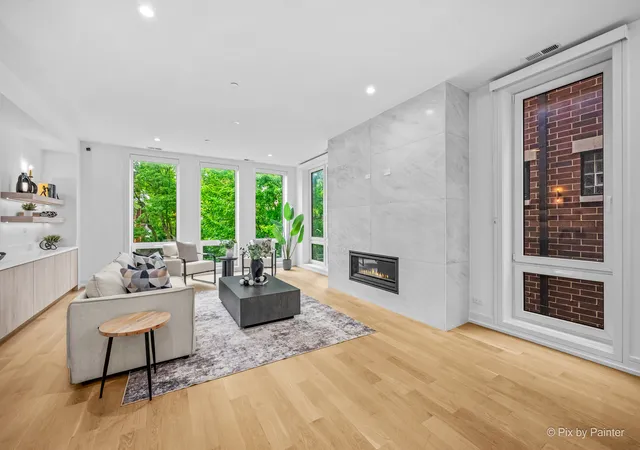 Photo 3 of Condo for sale at 2640 N Bosworth Ave #PHS, Chicago, IL 60614 | MLS# 12768902 | Listing updated on 2026-09-25