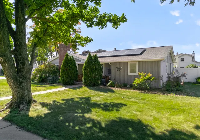 Photo 2 of Single family home for sale at 11258 S Oak Park Ave, Worth, IL 60482 | MLS# 12768910 | Listing updated on 2026-10-05