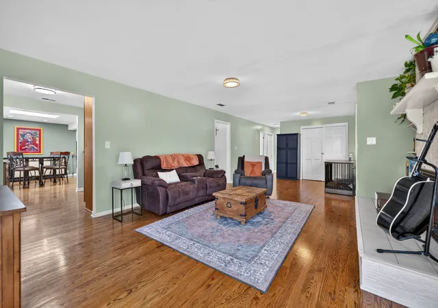 Photo 4 of Single family home for sale at 11258 S Oak Park Ave, Worth, IL 60482 | MLS# 12768910 | Listing updated on 2026-10-05
