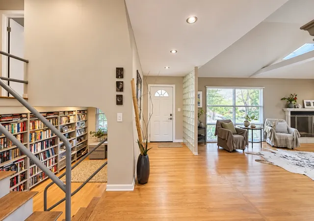 Photo 3 of Single family home for sale at 426 Amherst Ave, Des Plaines, IL 60016 | MLS# 12768921 | Listing updated on 2026-09-28