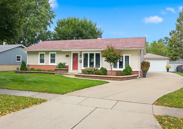Single family home for sale at 382 Maple Ln, Elk Grove Village, IL 60007 | MLS# 12768946