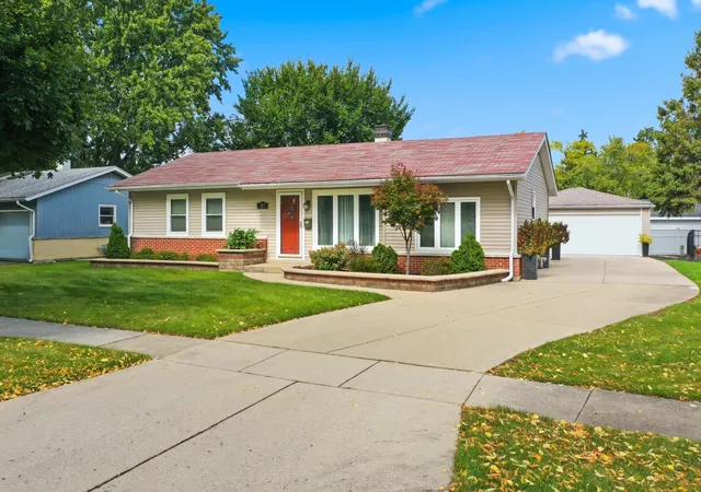 Photo 1 of Single family home for sale at 382 Maple Ln, Elk Grove Village, IL 60007 | MLS# 12768946 | Listing updated on 2026-09-30
