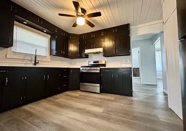 Photo 4 of Single family home for sale at 1586 Faithorn Ave, Crete, IL 60417 | MLS# 12768947 | Listing updated on 2026-10-04
