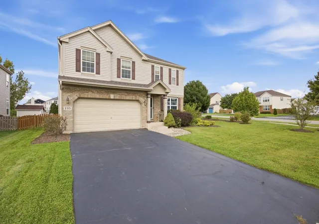 Photo 2 of Single family home for sale at 193 Bloomfield Dr, Woodstock, IL 60098 | MLS# 12768954 | Listing updated on 2026-10-05