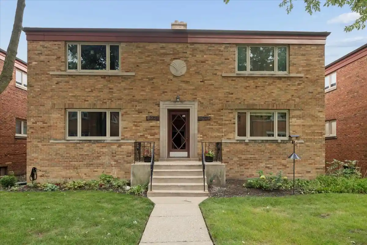 Listing Photo 1 - Condo for sale in 8023 Lake St located at 8023 Lake St, River Forest, IL 60305 - Unit 8023 Lake St