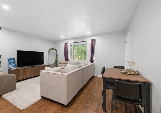 Listing Photo 5 - Condo for sale in building located at 8023 Lake St, River Forest, IL 60305 - Unit #2