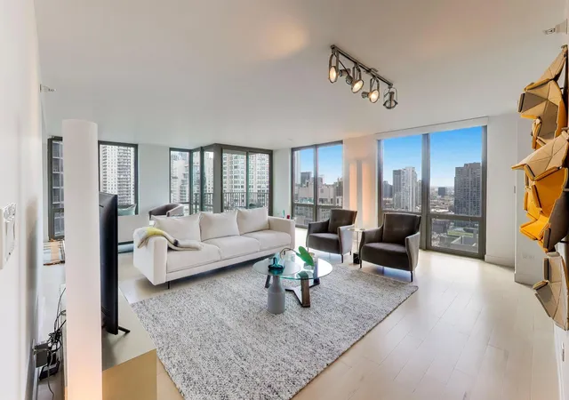 Photo 3 of Condo for sale at 2 E Erie St #3005, Chicago, IL 60611 | MLS# 12768973 | Listing updated on 2026-09-30