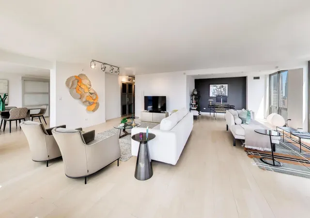 Photo 4 of Condo for sale at 2 E Erie St #3005, Chicago, IL 60611 | MLS# 12768973 | Listing updated on 2026-09-30