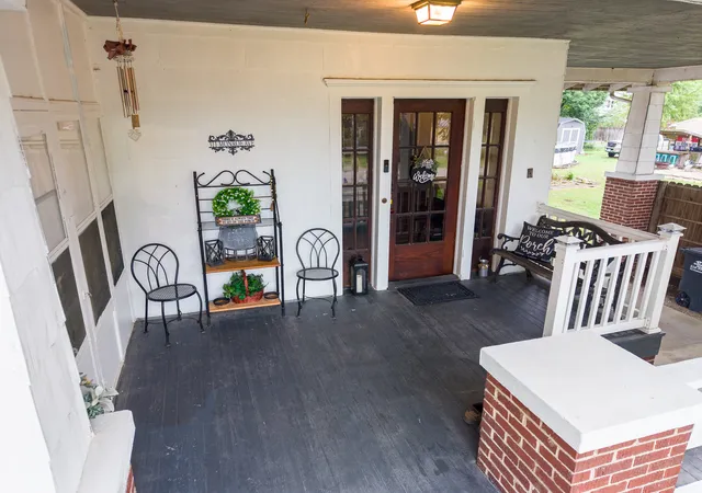 Photo 3 of Single family home for sale at 311 E Monroe Ave, Farina, IL 62838 | MLS# 12768981 | Listing updated on 2026-10-27