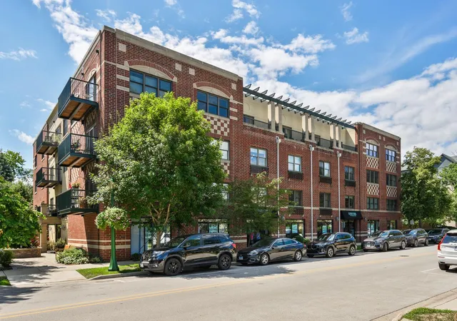 Photo 1 of Condo for sale at 1107 Greenleaf Ave #3G, Wilmette, IL 60091 | MLS# 12768984 | Listing updated on 2026-09-24
