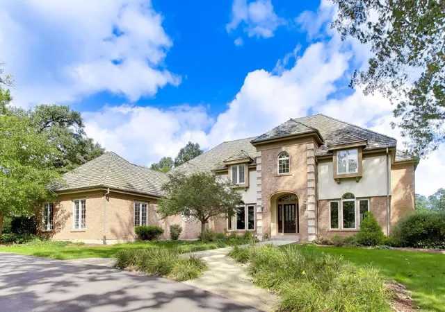 Photo 2 of Single family home for sale at 12 Riderwood Rd, North Barrington, IL 60010 | MLS# 12768985 | Listing updated on 2026-10-02