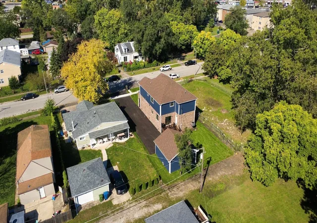 Photo 3 of Single family home for sale at 9941 Melvina Ave, Oak Lawn, IL 60453 | MLS# 12768997 | Listing updated on 2026-09-30