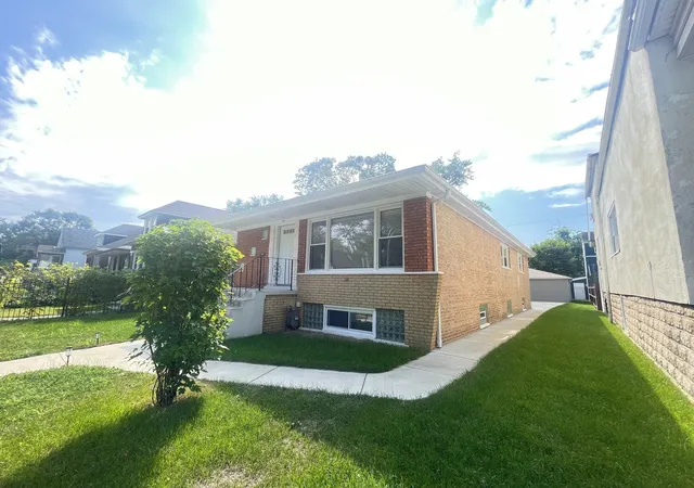 Photo 2 of Single family home for sale at 847 W 50th Street, Chicago, IL 60609 | MLS# 12768998 | Listing updated on 2026-09-30