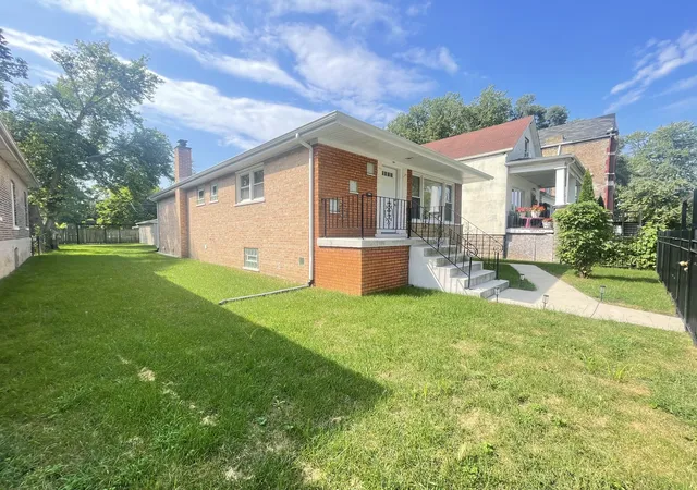 Photo 4 of Single family home for sale at 847 W 50th Street, Chicago, IL 60609 | MLS# 12768998 | Listing updated on 2026-09-30
