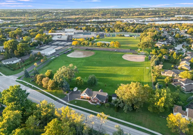 Photo 2 of Single family home for sale at 917 Mccarthy Rd, Lemont, IL 60439 | MLS# 12769005 | Listing updated on 2026-10-07