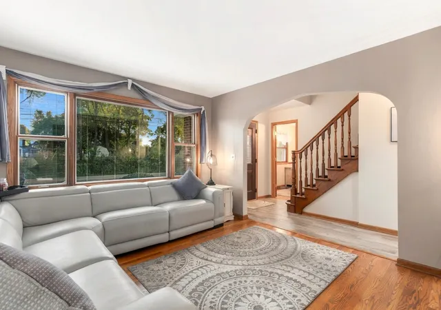 Photo 3 of Single family home for sale at 917 Mccarthy Rd, Lemont, IL 60439 | MLS# 12769005 | Listing updated on 2026-10-07