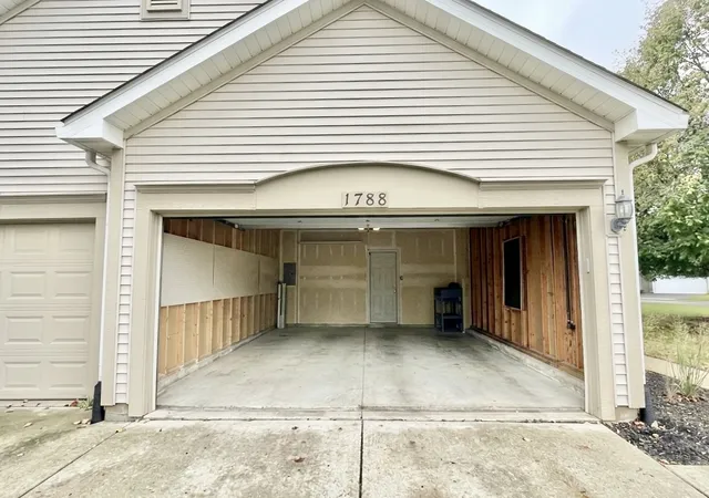 Photo 22 of Townhouse for sale at 1788 S Wentworth Cir, Romeoville, IL 60446 | MLS# 12769014 | Listing updated on 2026-10-07