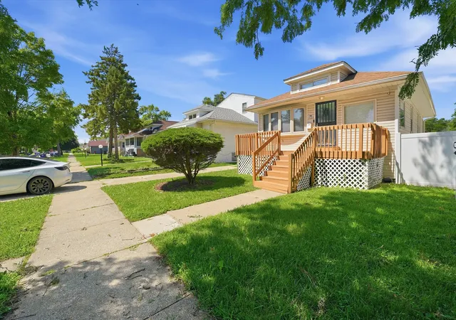 Photo 2 of Single family home for sale at 1426 S 18th Avenue, Maywood, IL 60153 | MLS# 12769015 | Listing updated on 2026-09-30