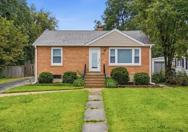 Photo 2 of Single family home for sale at 3008 Emily Ln, Mc Henry, IL 60051 | MLS# 12769016 | Listing updated on 2026-10-05