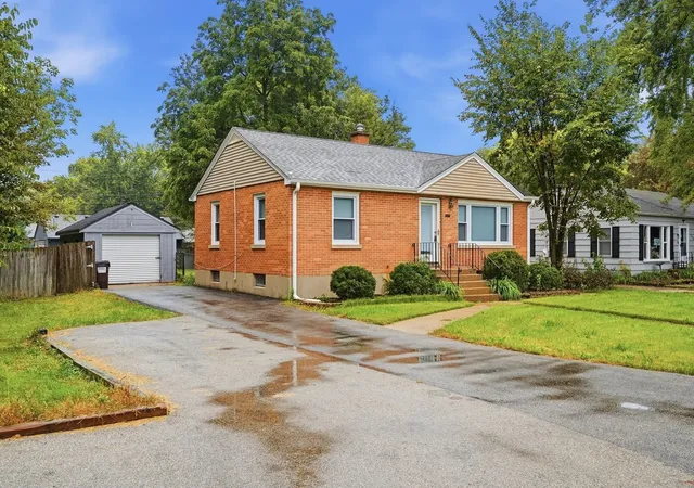 Photo 3 of Single family home for sale at 3008 Emily Ln, Mc Henry, IL 60051 | MLS# 12769016 | Listing updated on 2026-10-05