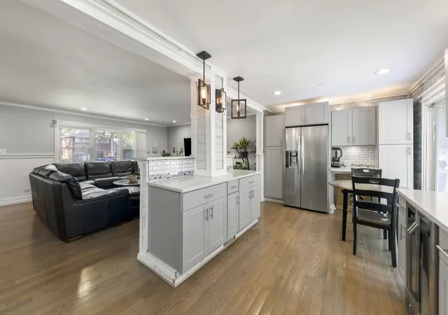 Photo 3 of Single family home for sale at 639 N Indiana St, Elmhurst, IL 60126 | MLS# 12769021 | Listing updated on 2026-09-25