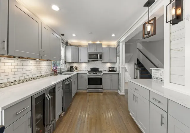Photo 4 of Single family home for sale at 639 N Indiana St, Elmhurst, IL 60126 | MLS# 12769021 | Listing updated on 2026-09-25
