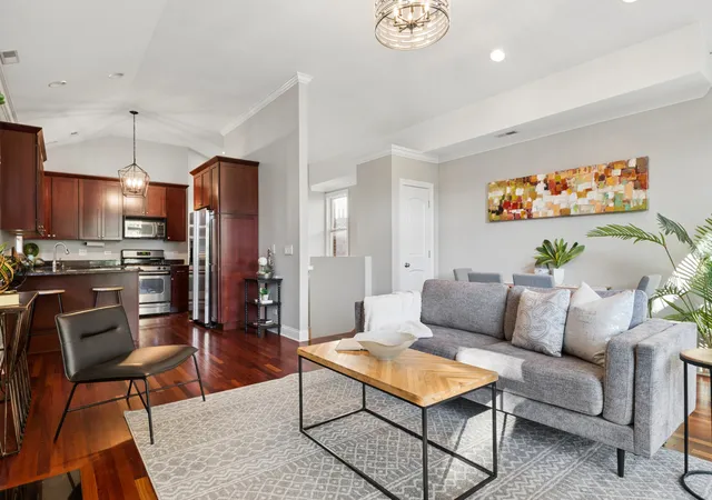 Photo 4 of Condo for sale at 1514 W Victoria St #3, Chicago, IL 60660 | MLS# 12769022 | Listing updated on 2026-10-07