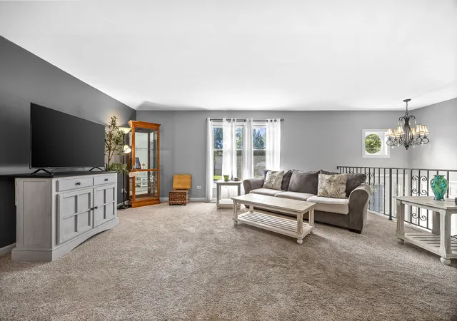 Photo 3 of Single family home for sale at 808 South Rd, Lisle, IL 60532 | MLS# 12769031 | Listing updated on 2026-09-24