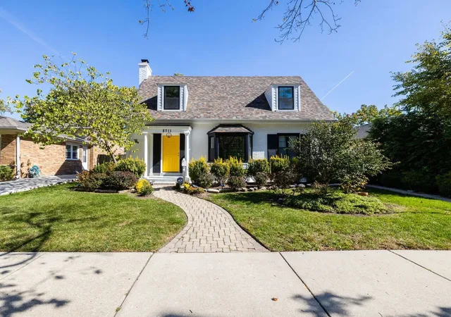 Photo 1 of Single family home for sale at 8711 Keeler Ave, Skokie, IL 60076 | MLS# 12769041 | Listing updated on 2026-09-30
