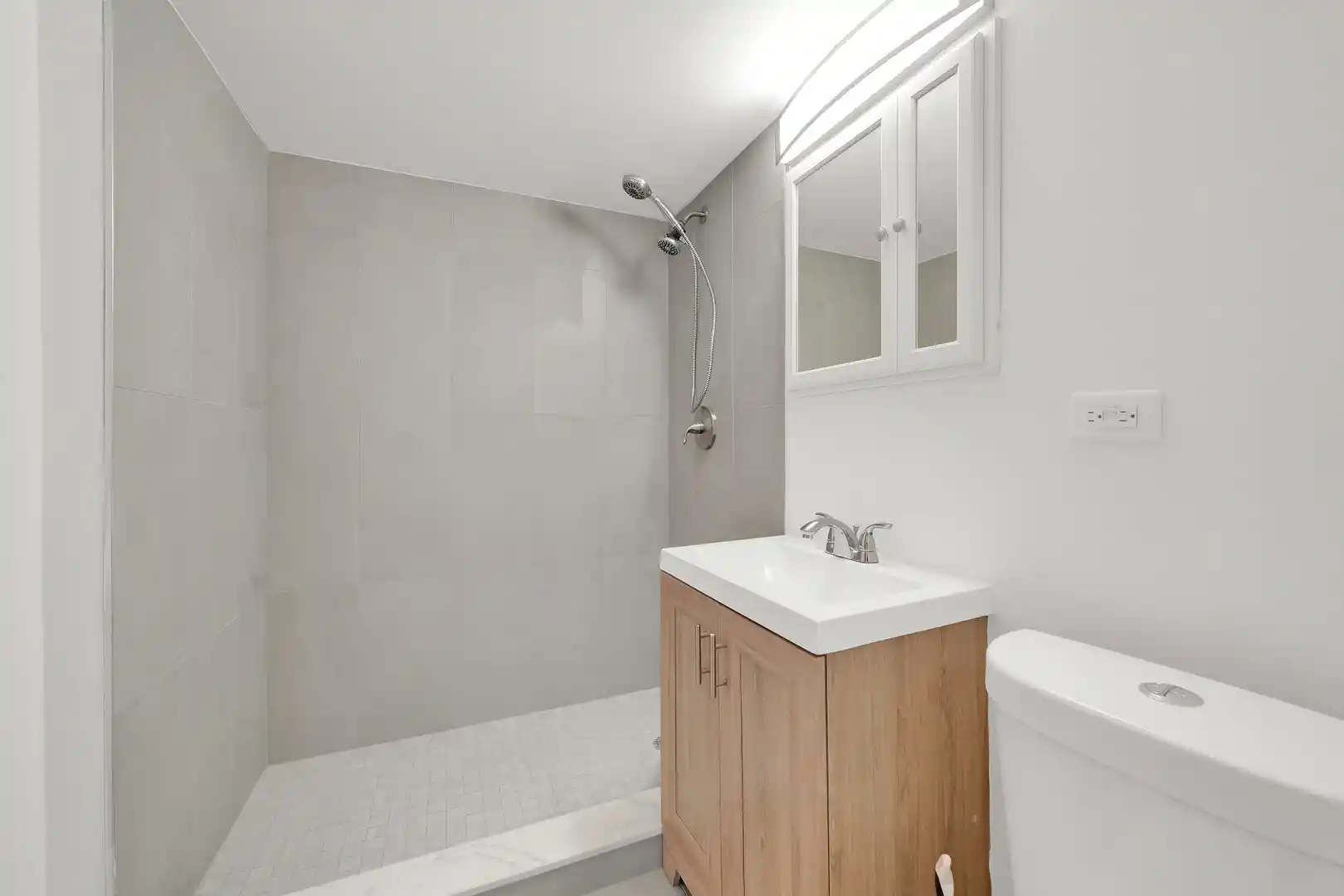 Listing Photo 10 - Condo for sale in 5209 S Leclaire Ave located at 5209 S Leclaire Ave, Chicago, IL 60638 - Unit #1A