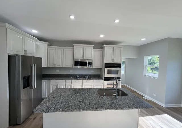 Photo 3 of Single family home for sale at 112 E South St, Granville, IL 61326 | MLS# 12769048 | Listing updated on 2026-09-30