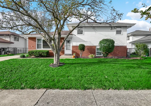 Photo 1 of Single family home for sale at 6500 182nd Street, Tinley Park, IL 60477 | MLS# 12769053 | Listing updated on 2026-10-07