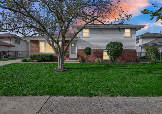 Photo 3 of Single family home for sale at 6500 182nd Street, Tinley Park, IL 60477 | MLS# 12769053 | Listing updated on 2026-10-07