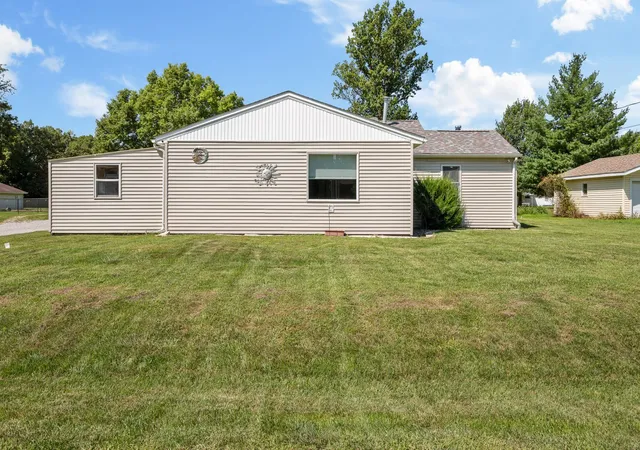 Photo 3 of Sale Pending at 101 East 7th St, Sherrard, IL 61281 | MLS# 12769060 | Listing updated on 2026-09-29