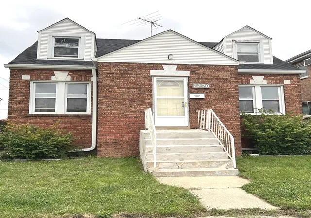 Single family home for sale at 7220 W 59th Street, Summit, IL 60501 | MLS# 12769073