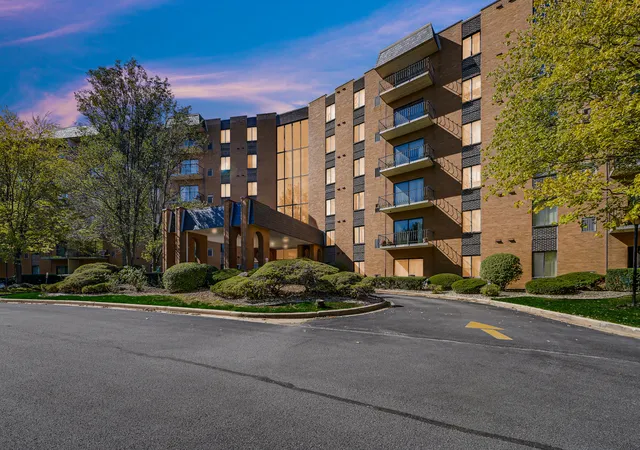 Photo 1 of Condo for sale at 900 W Sunset Dr #409, Glenwood, IL 60425 | MLS# 12769093 | Listing updated on 2026-10-06