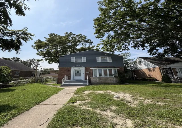 Single family home for sale at 1542 Kenilworth Dr, Calumet City, IL 60409 | MLS# 12769104