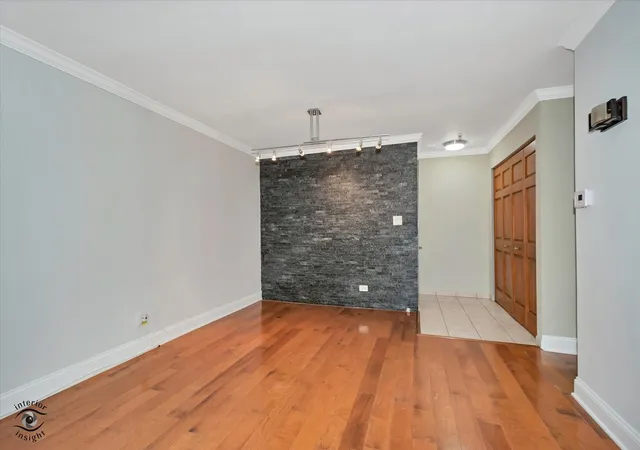 Listing Photo 4 - Condo for sale in building located at 1400 N Elmhurst Rd, Mount Prospect, IL 60056 - Unit #119