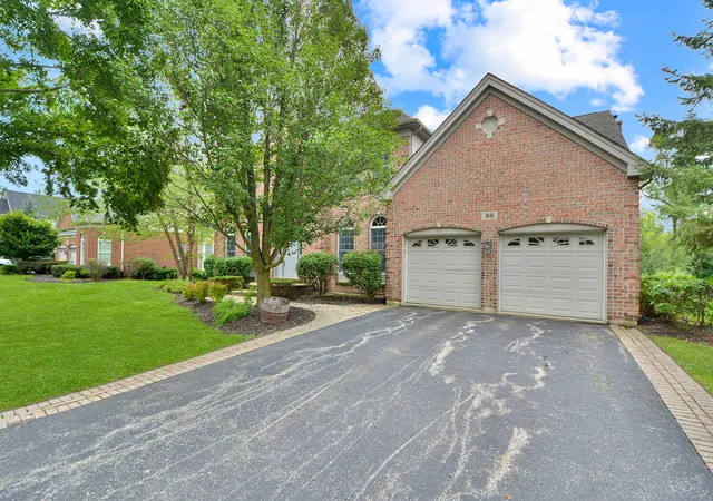 Photo 3 of Single family home for sale at 88 Open Pkwy S, Hawthorn Woods, IL 60047 | MLS# 12769120 | Listing updated on 2026-09-24