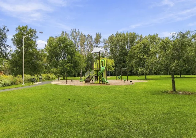Photo 27 of Single family home for sale at 863 Poplar Ln, Bolingbrook, IL 60440 | MLS# 12769124 | Listing updated on 2026-10-07