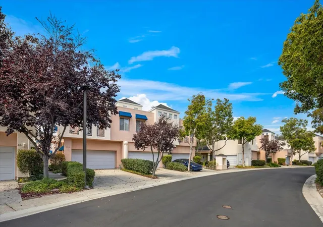Photo 3 of Condo for sale at 799 Lakeshore Dr, Redwood City, CA 94065 | MLS# 12769131 | Listing updated on 2026-09-30