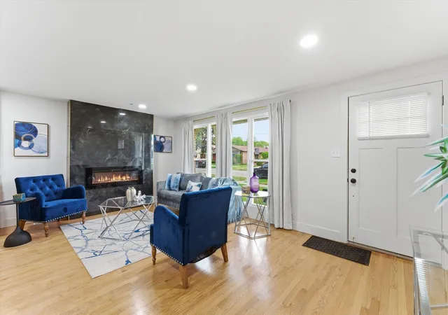 Photo 2 of Single family home for sale at 11635 S Bishop St, Chicago, IL 60643 | MLS# 12769141 | Listing updated on 2026-09-25