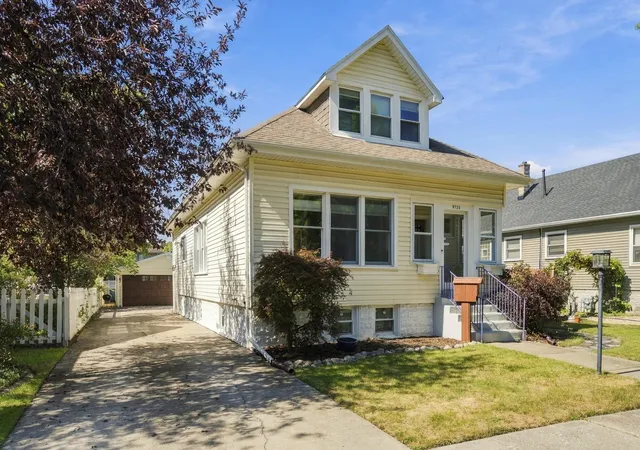 Photo 1 of Single family home for sale at 9720 Tulley Ave, Oak Lawn, IL 60453 | MLS# 12769142 | Listing updated on 2026-10-01