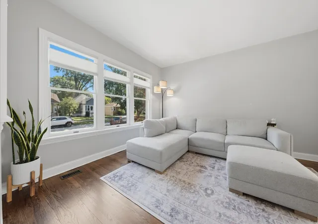 Photo 3 of Single family home for sale at 9720 Tulley Ave, Oak Lawn, IL 60453 | MLS# 12769142 | Listing updated on 2026-10-01