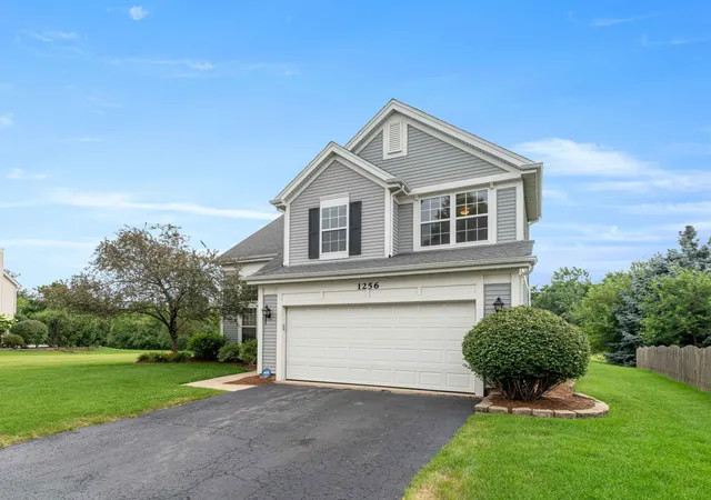 Photo 2 of Single family home for sale at 1256 Pennsbury Ln, Aurora, IL 60502 | MLS# 12769165 | Listing updated on 2026-09-26