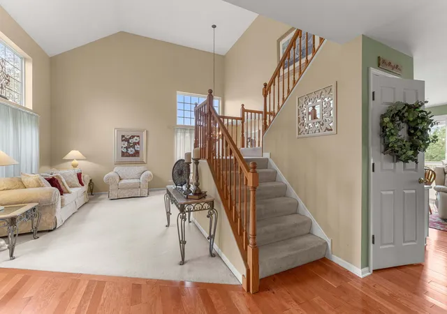 Photo 4 of Single family home for sale at 1256 Pennsbury Ln, Aurora, IL 60502 | MLS# 12769165 | Listing updated on 2026-09-26