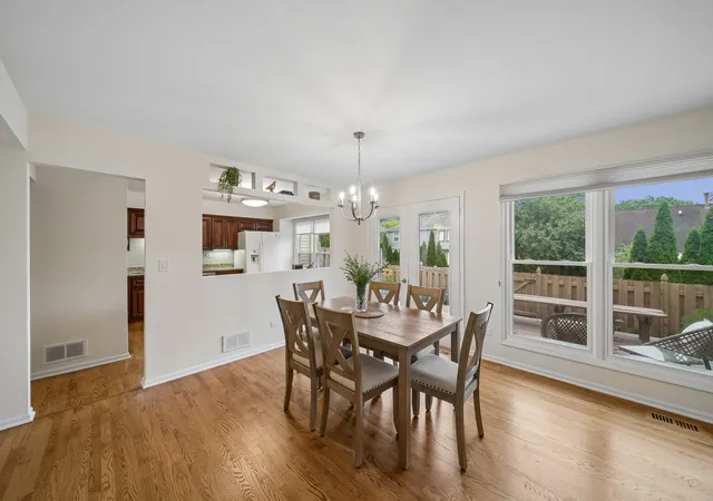 Photo 4 of Condo for sale at 1969 Wexford Cir, Wheaton, IL 60189 | MLS# 12769175 | Listing updated on 2026-09-26